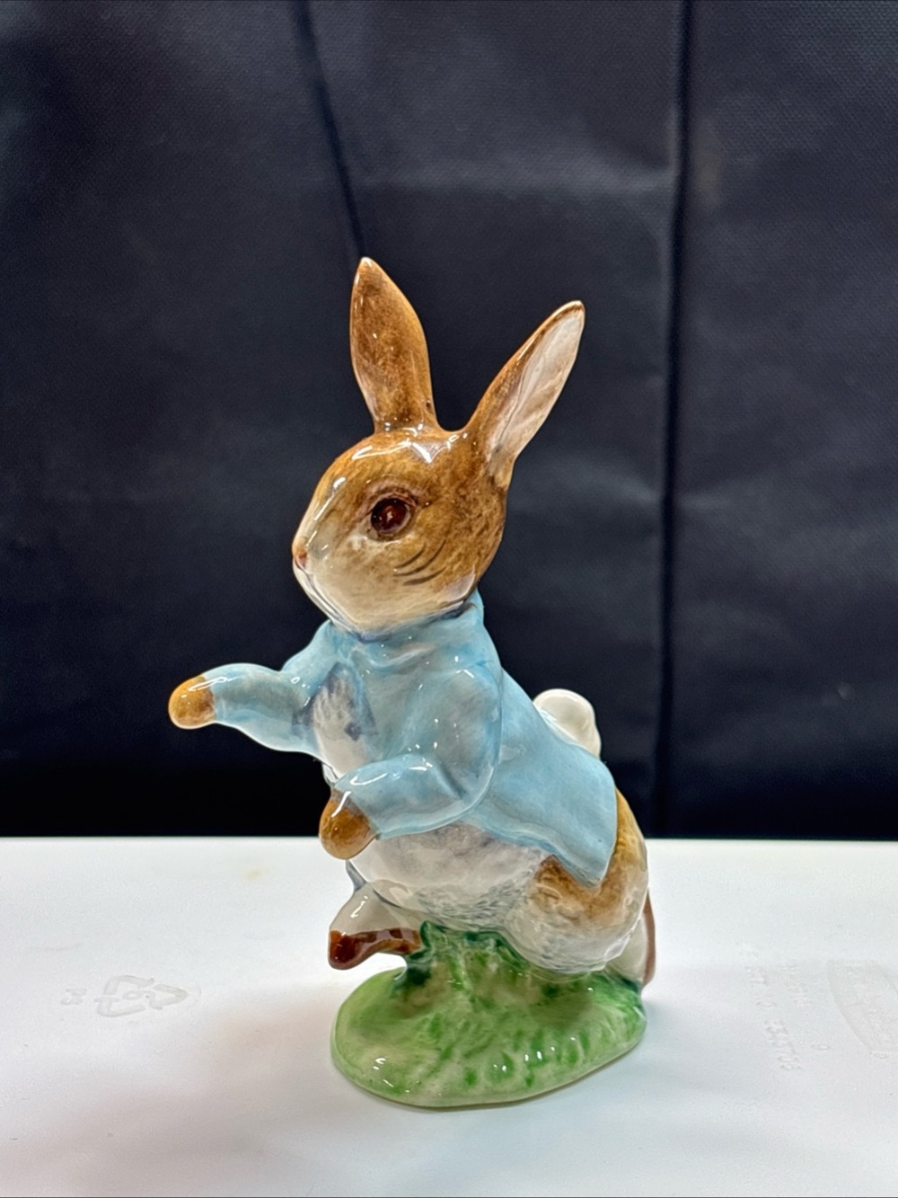 BEATRIX POTTER'S PETER RABBIT FIGURINE - F. Warne & Co., Beswick, England - Mint